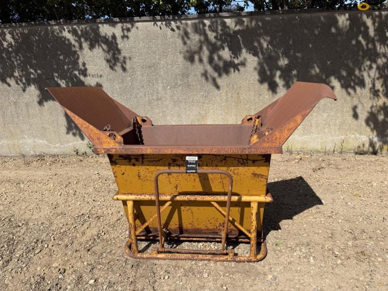 Concrete bucket/ Crane box 2