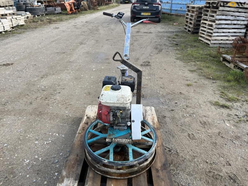 Concrete power trowel 2