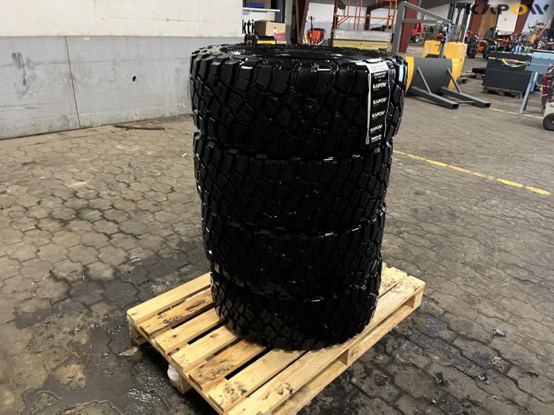 BF Goodrich LT285/50.R18 off-road tires 3