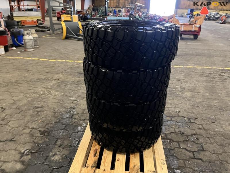 BF Goodrich LT285/50.R18 off-road tires 4