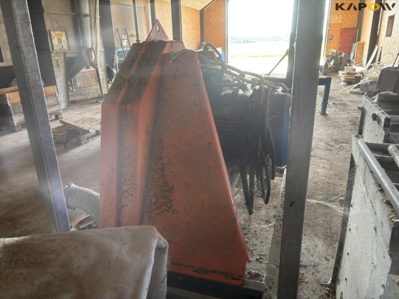 Big Dutchman hammer mill and grain cleaner 14