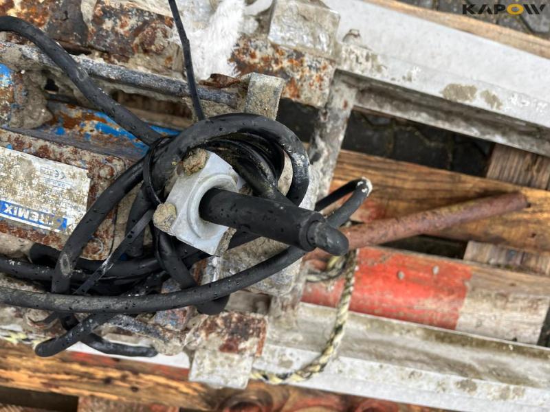 Beam vibrator 400 11