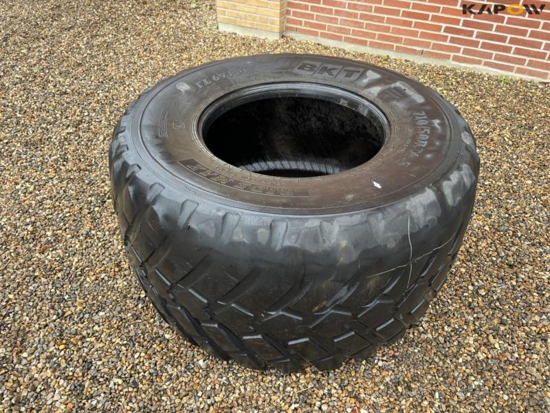 BKT 710/50-R26.5 tires 1