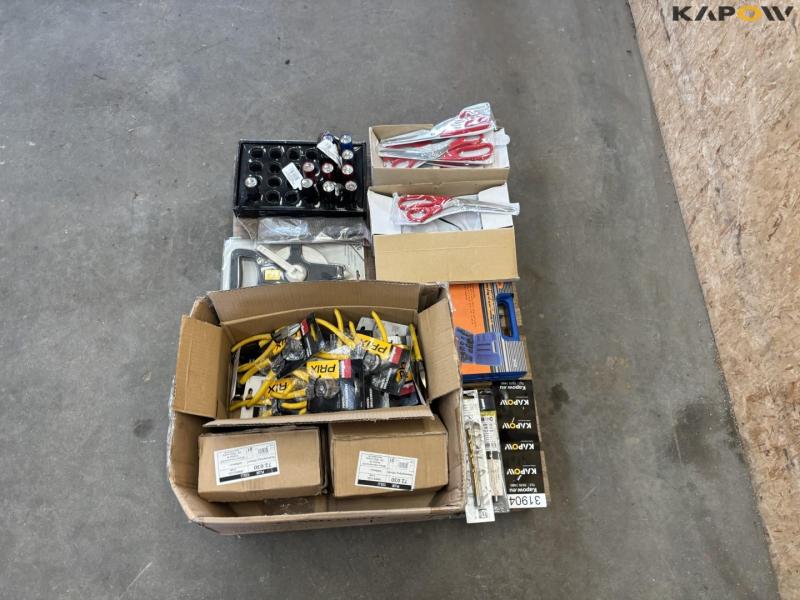 Mixed tools and accessories 16