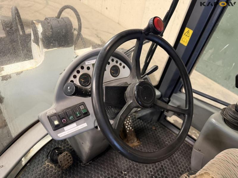 Bobcat AL440D loader 25