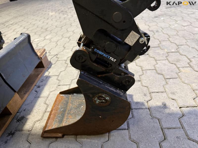 Bobcat E10e mini excavator 15