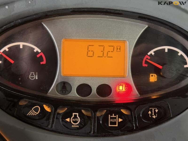 Bobcat E20Z mini excavator 37