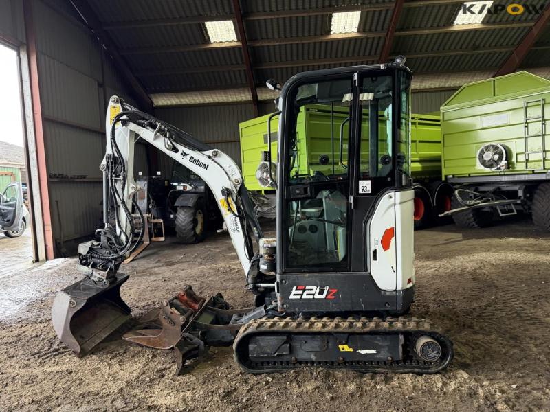 Bobcat E20z mini excavator 8