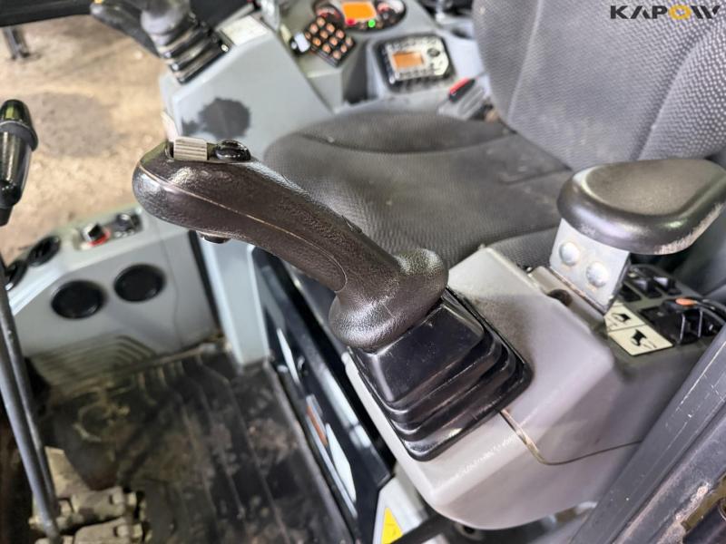 Bobcat E20z mini excavator 35