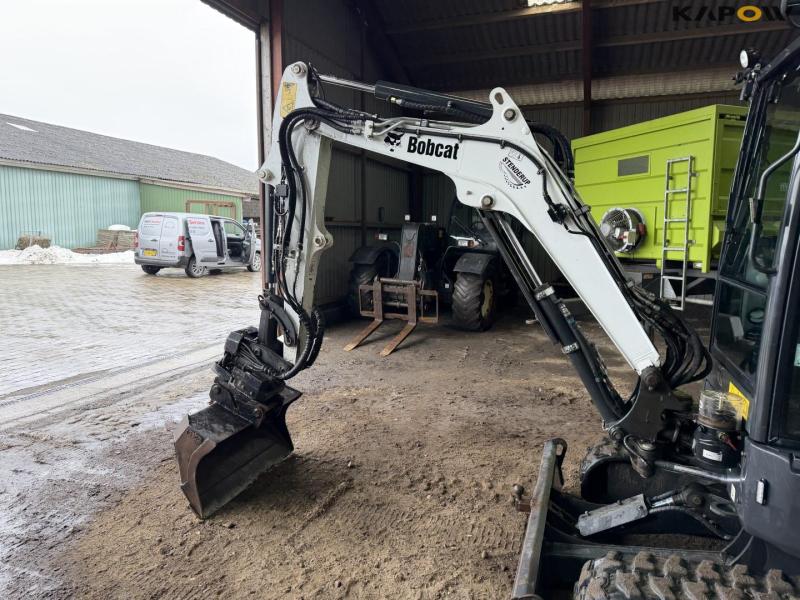 Bobcat E27 mini excavator 9
