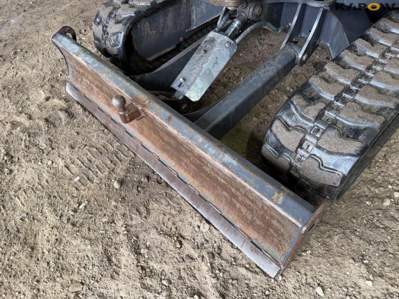 Bobcat E27 mini excavator 24