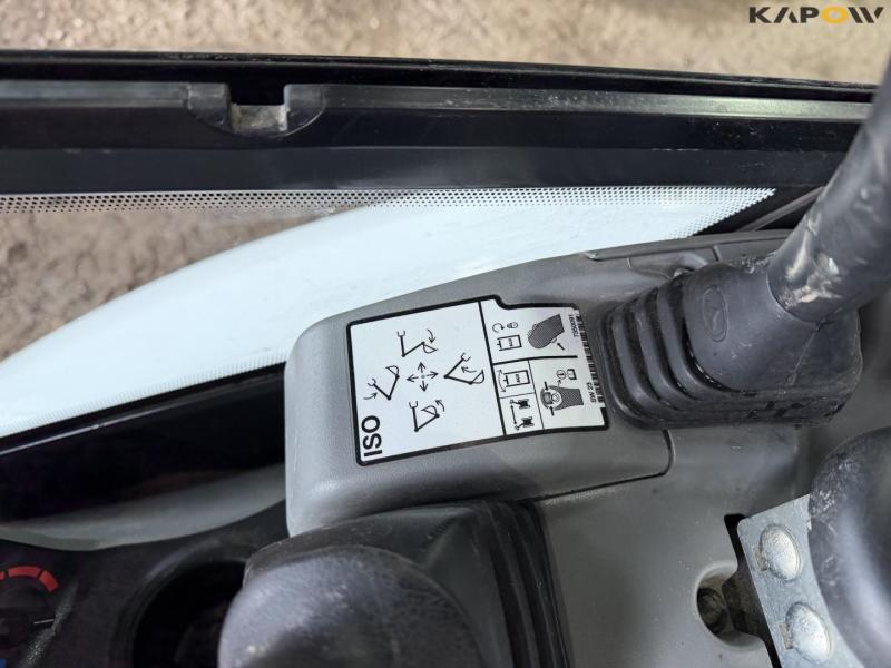 Bobcat E27 mini excavator 32