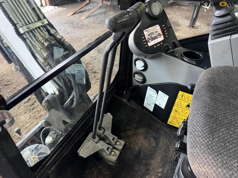 Bobcat E27 mini excavator 40