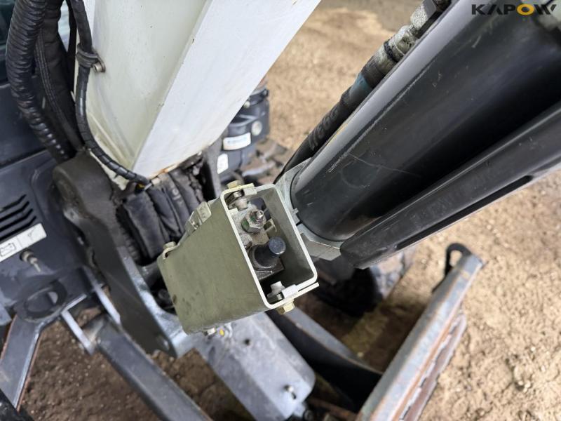 Bobcat E27 mini excavator 43