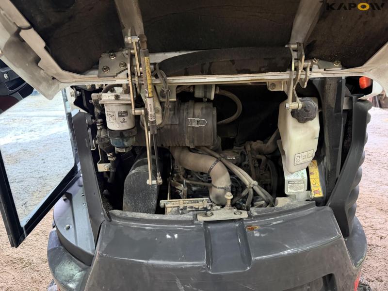 Bobcat E27 mini excavator 44