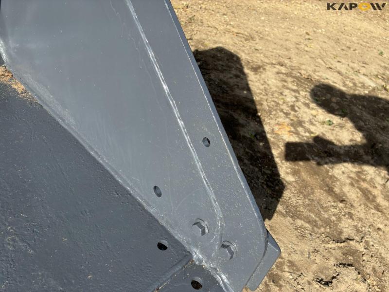 Bobcat earthmoving bucket 225cm 13