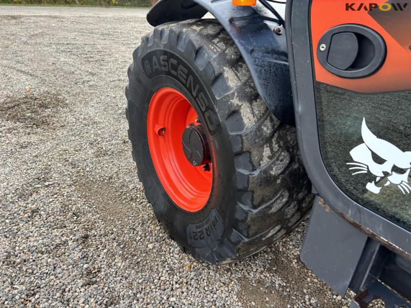 Bobcat TL 43.80HF telescopic loader 52