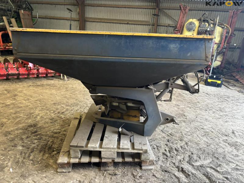 Bøgballe BL 1000 fertilizer spreader 4