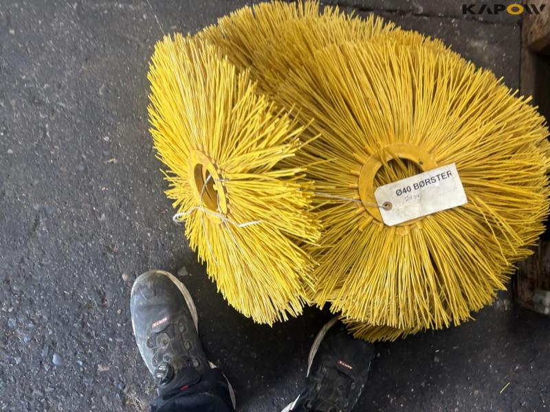 Brushes for motor broom 21
