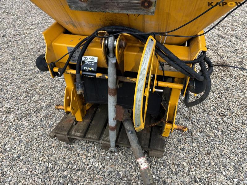 Bogballe salt spreader 11