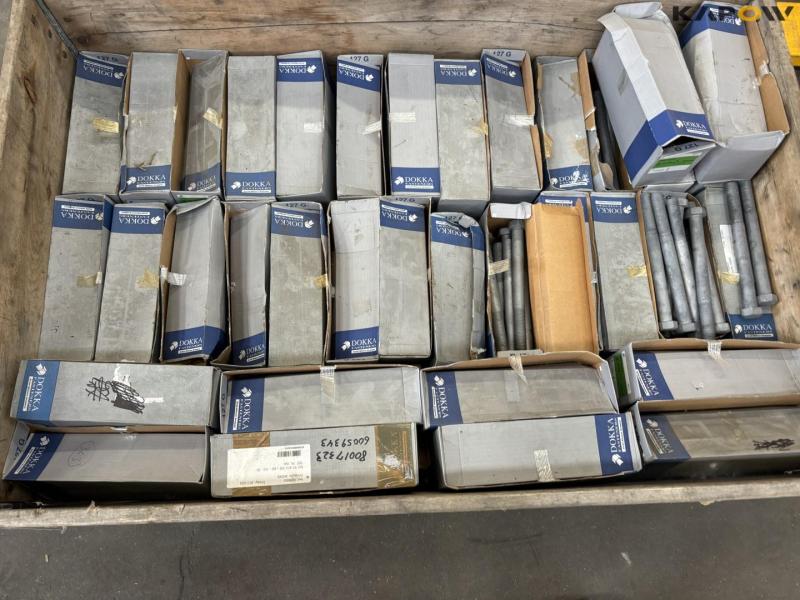 Bolts - Large lot 11