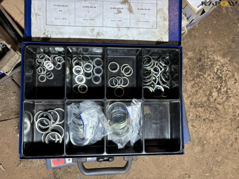 Bolts and assortment boxes with contents 37