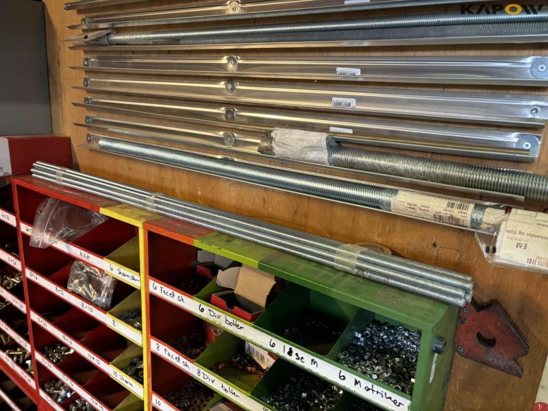 Bolt rack and various bolts 25