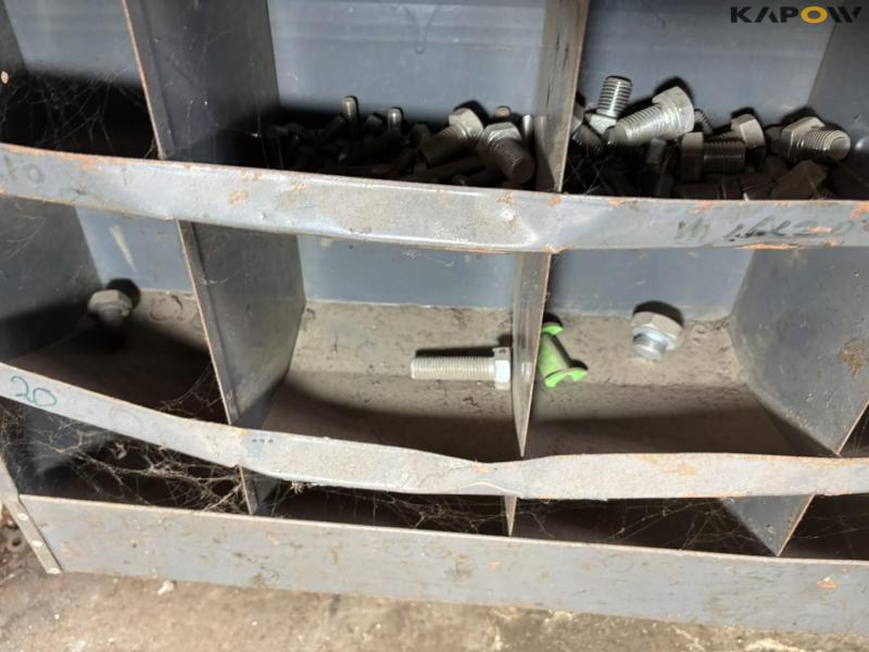 Bolt racks with contents 40