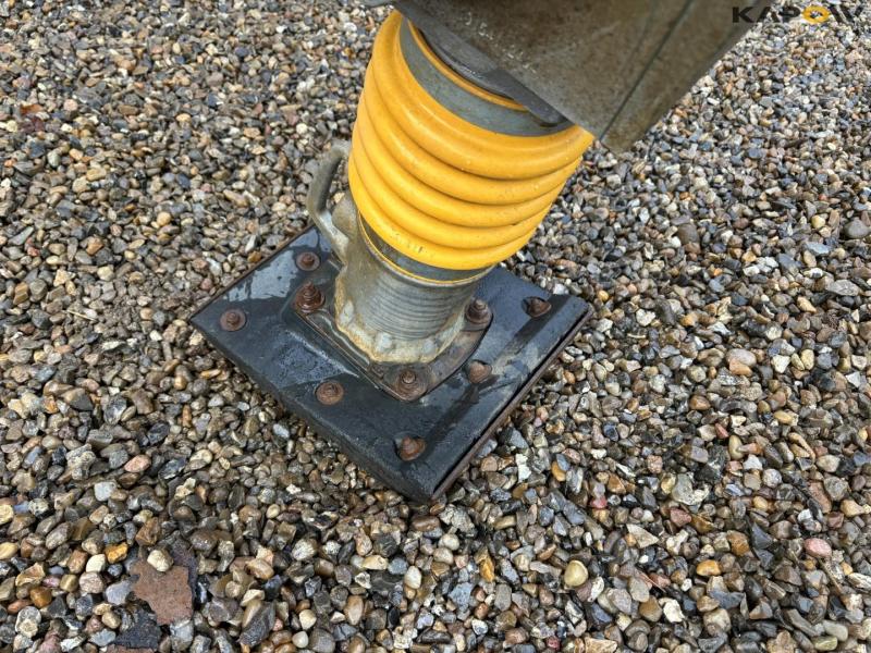 Bomag BT60 earthmover 13