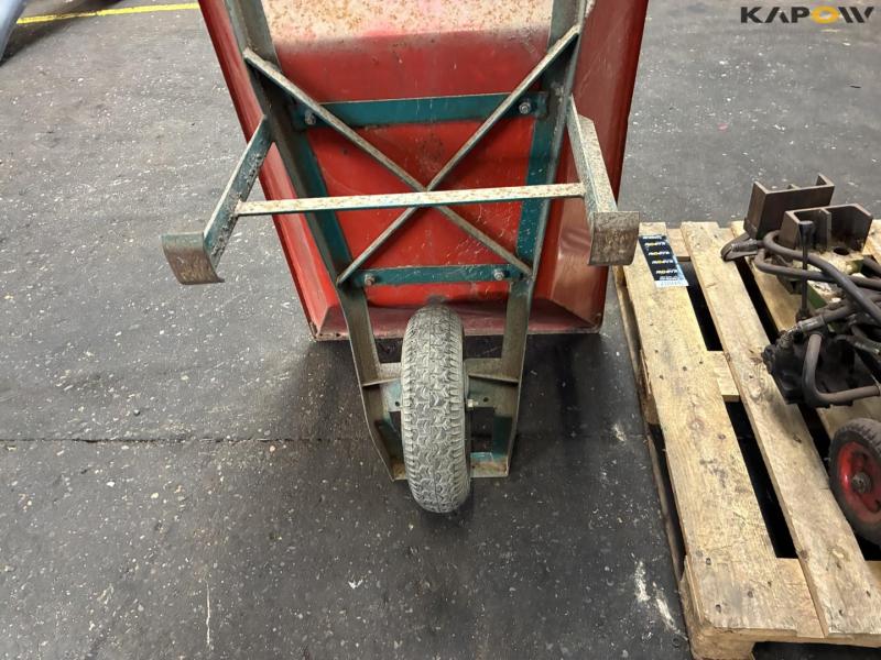 Firewood splitter and wheelbarrow 20