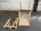 Firewood splitter and wheelbarrow 2