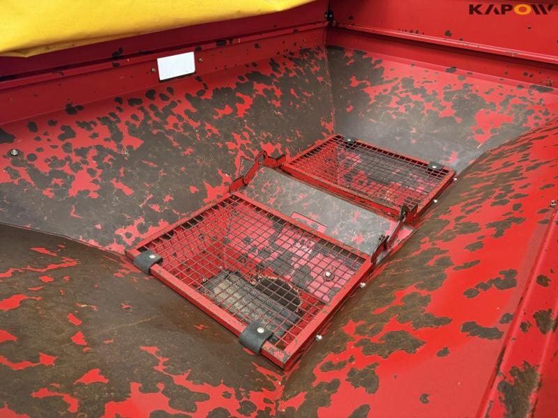 Bredal B2XL fertilizer spreader 27