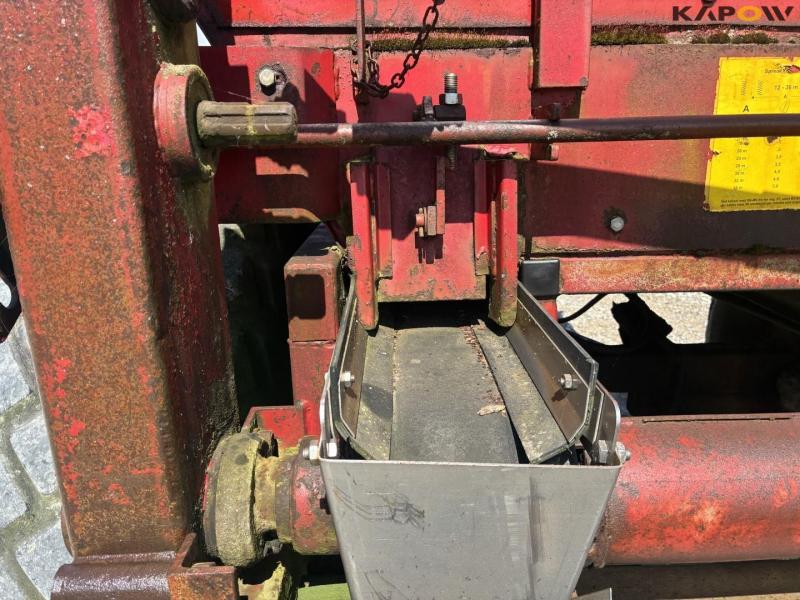 Bredal B4S fertilizer spreader 21