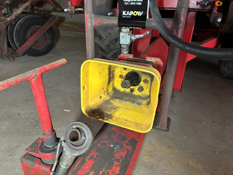 Bredal B6 fertilizer spreader 16