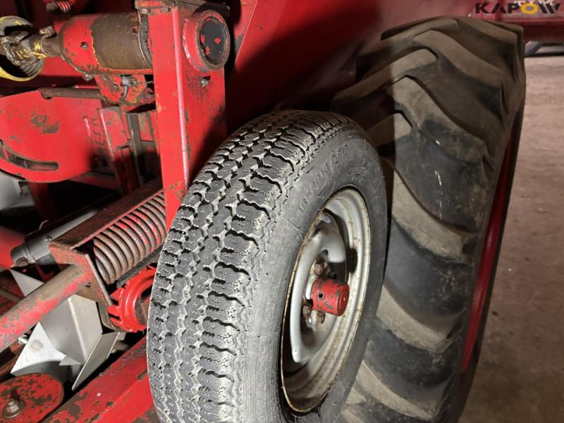 Bredal B6 fertilizer spreader 25