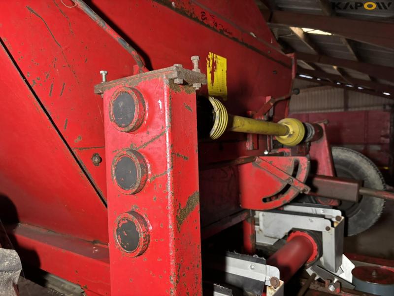 Bredal B6 fertilizer spreader 38