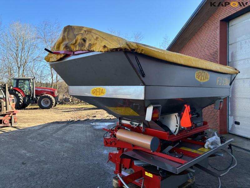 Bredal F2 fertilizer spreader 9