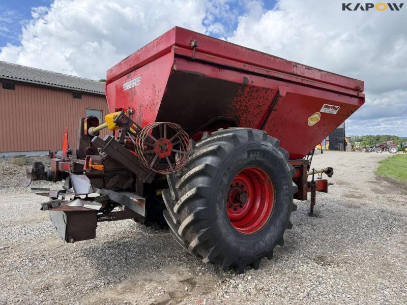 Bredal lime spreader 5