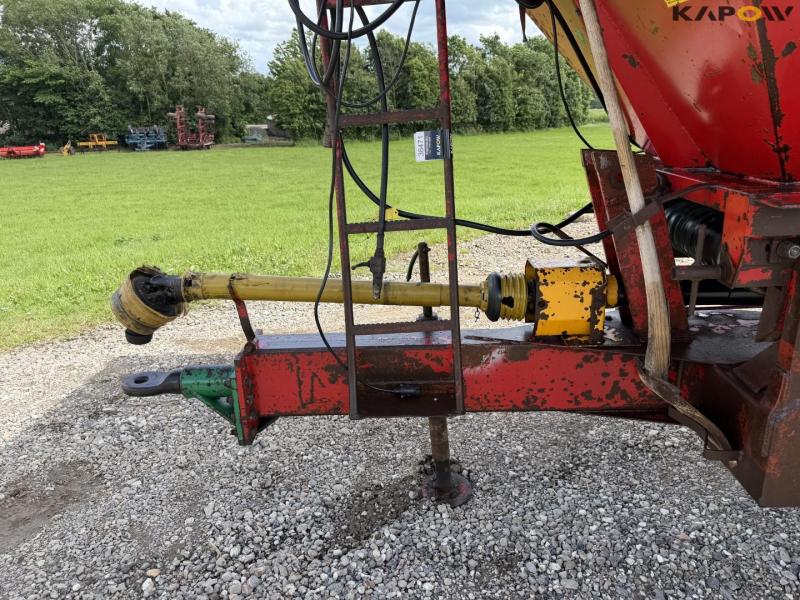 Bredal lime spreader 9