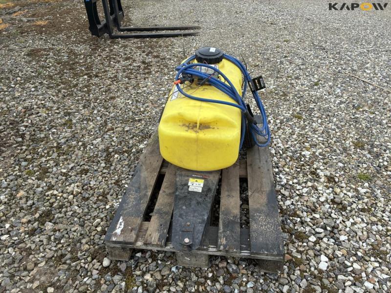 Brinly ST-250BH sprayer 2