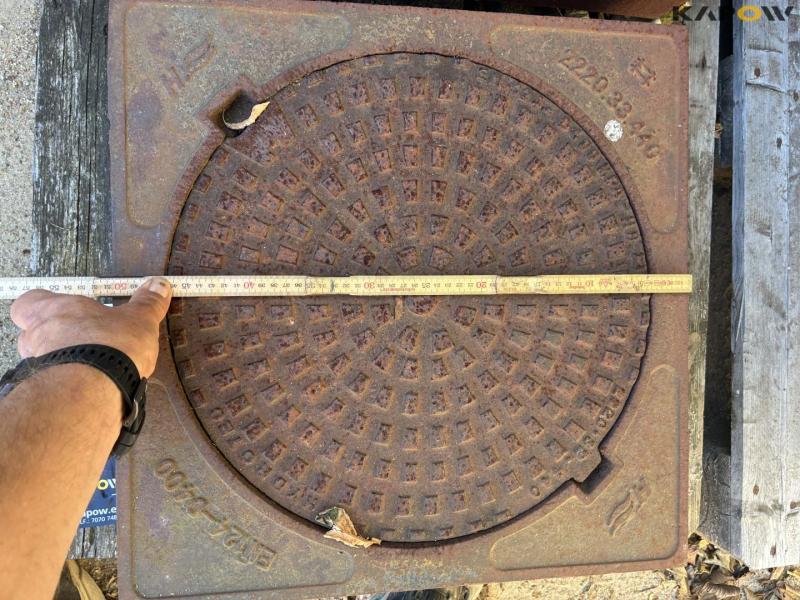 Manhole cover with square fixed frame - 6pcs 7