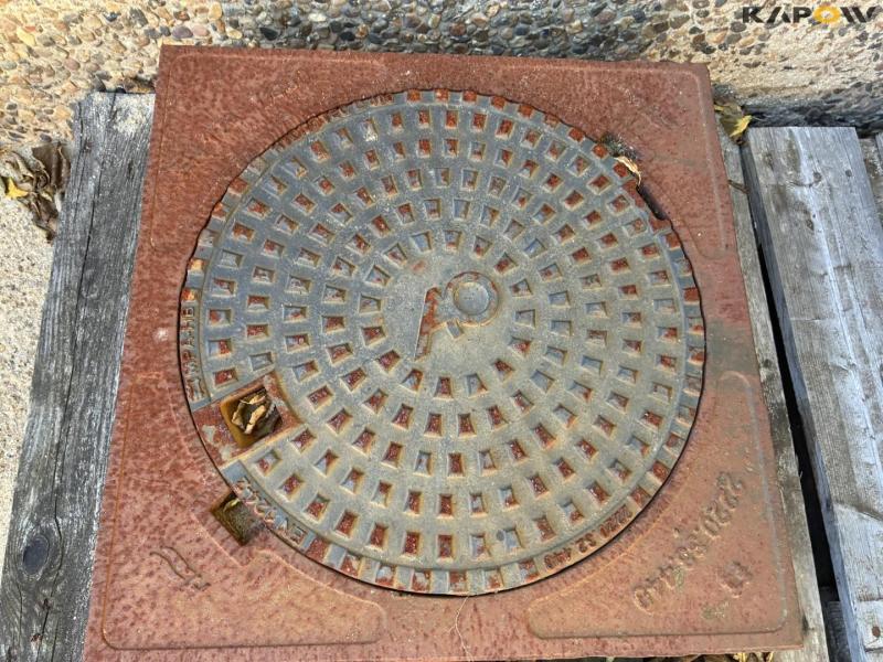 Manhole cover with square fixed frame - 6pcs 9