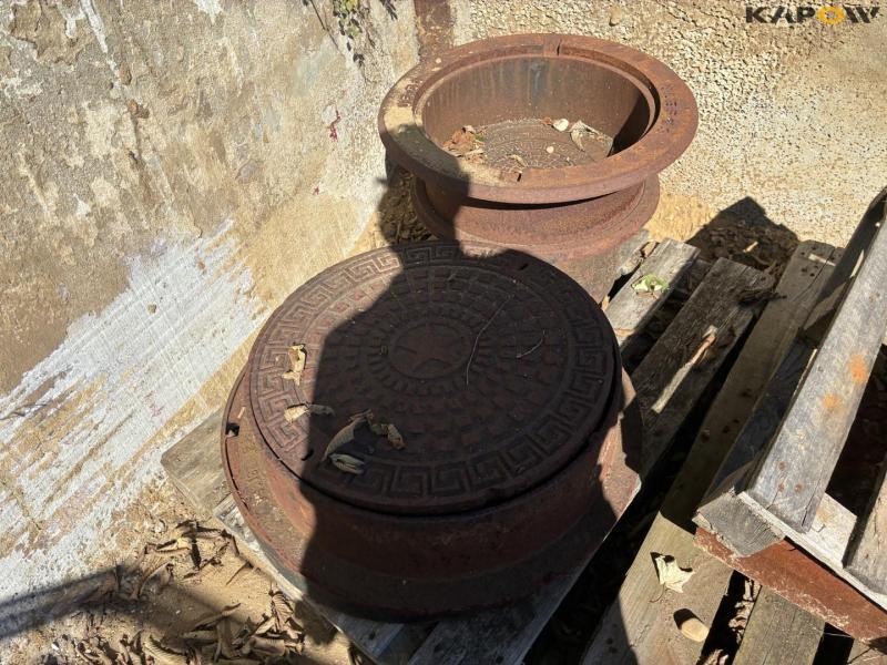 Cast iron manhole covers and frames 45