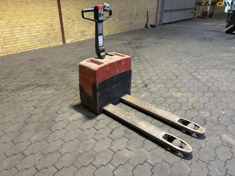 BT Electric pallet truck 3