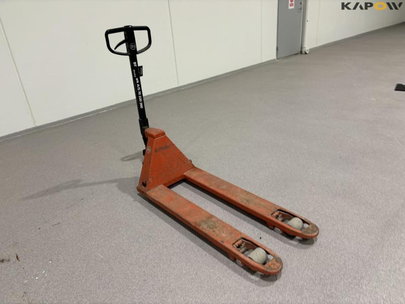 BT LHM230 pallet truck 3