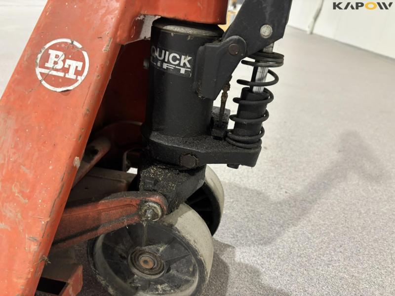 BT LHM230 pallet truck 17