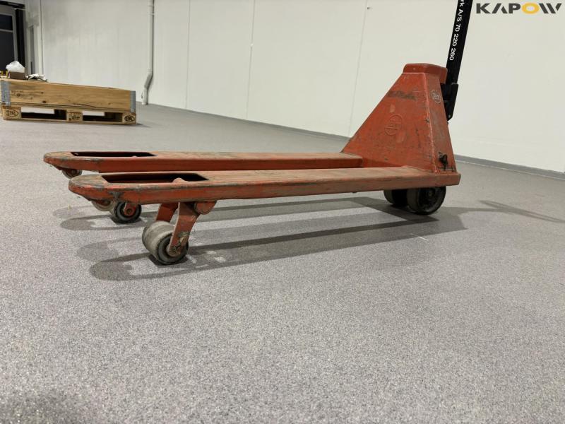 BT LHM230 pallet truck 22