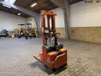 BT LSV 1000 E/10 electric stacker 7