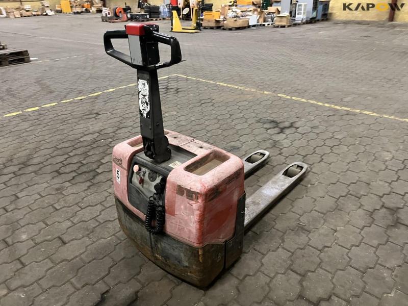 BT LW 13 electric pallet truck 5