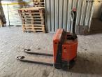 BT LWE 180 electric pallet truck 13